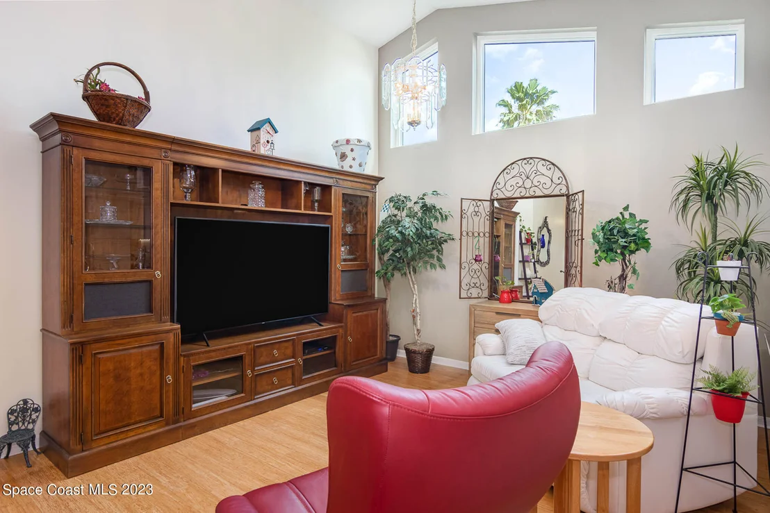 Photo of 1713 Independence Avenue