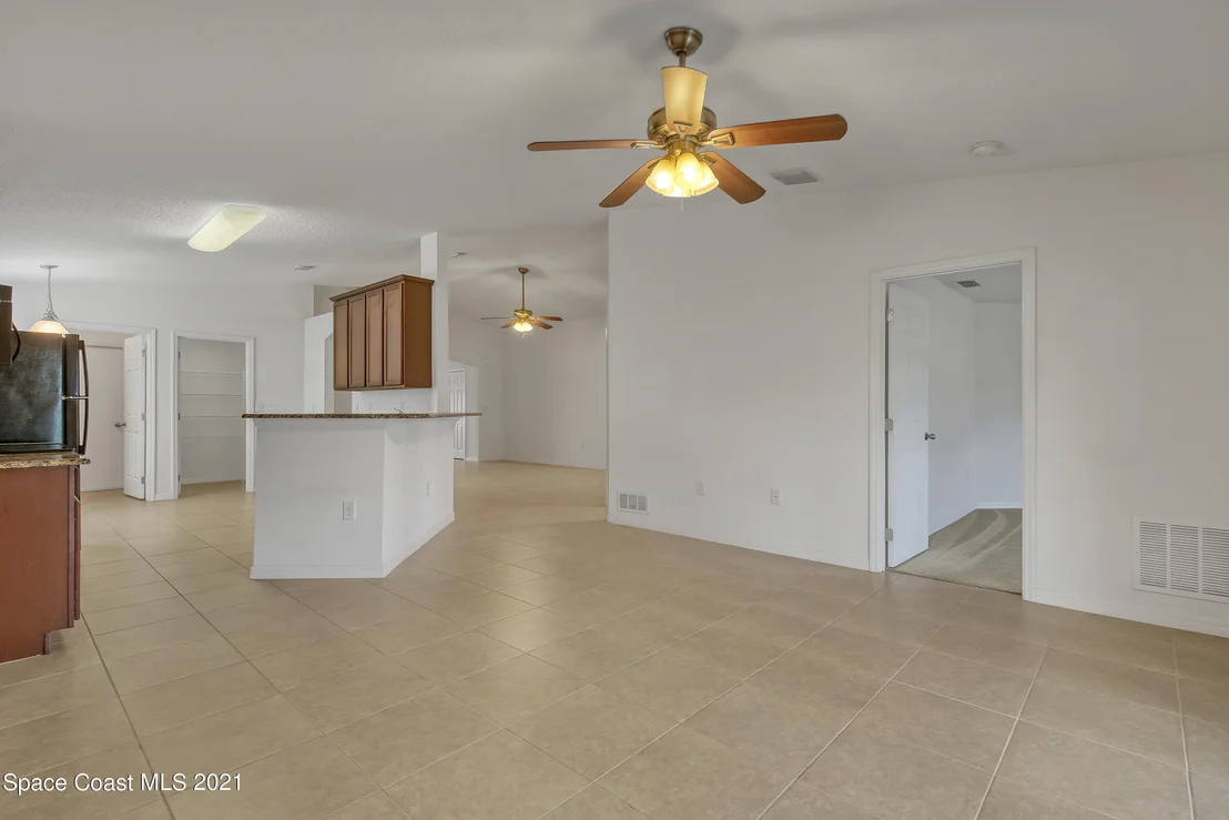 Photo of 1290 Corbett Lane