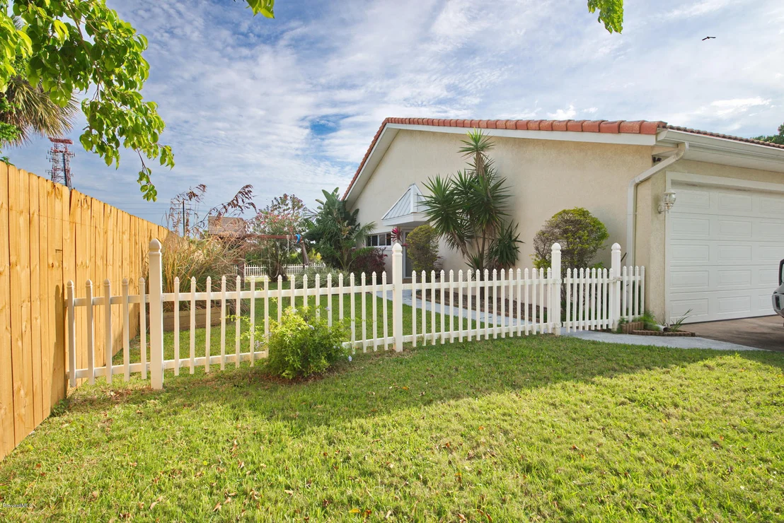 Photo of 469 Angelo Lane