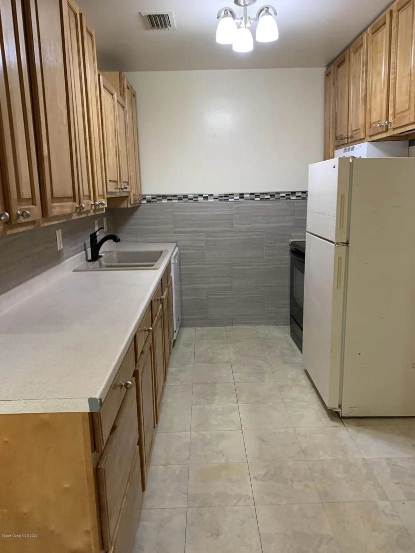 Photo of 3002 NE Easy NE