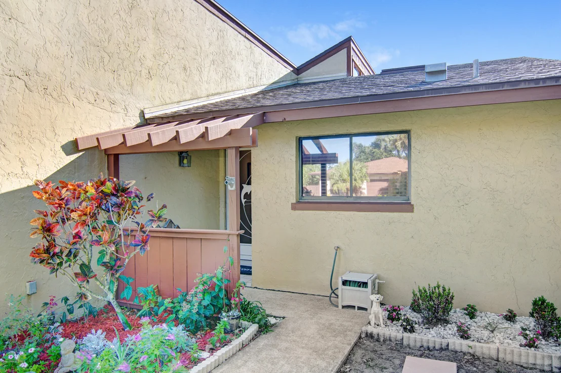 Photo of 200 Bayhead Drive