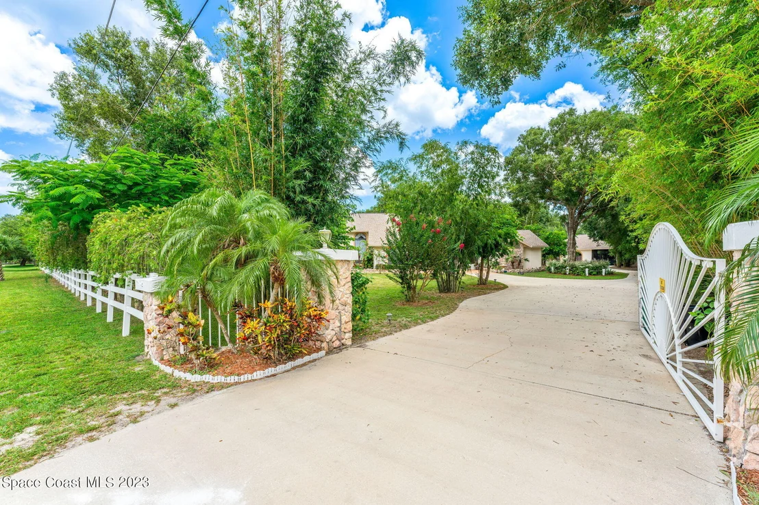 Photo of 2499 Hideaway Lane