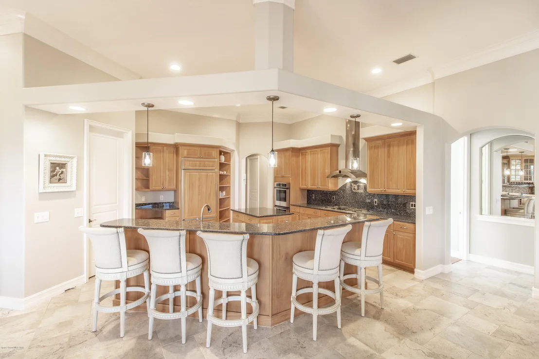 Photo of 814 Chatsworth Drive