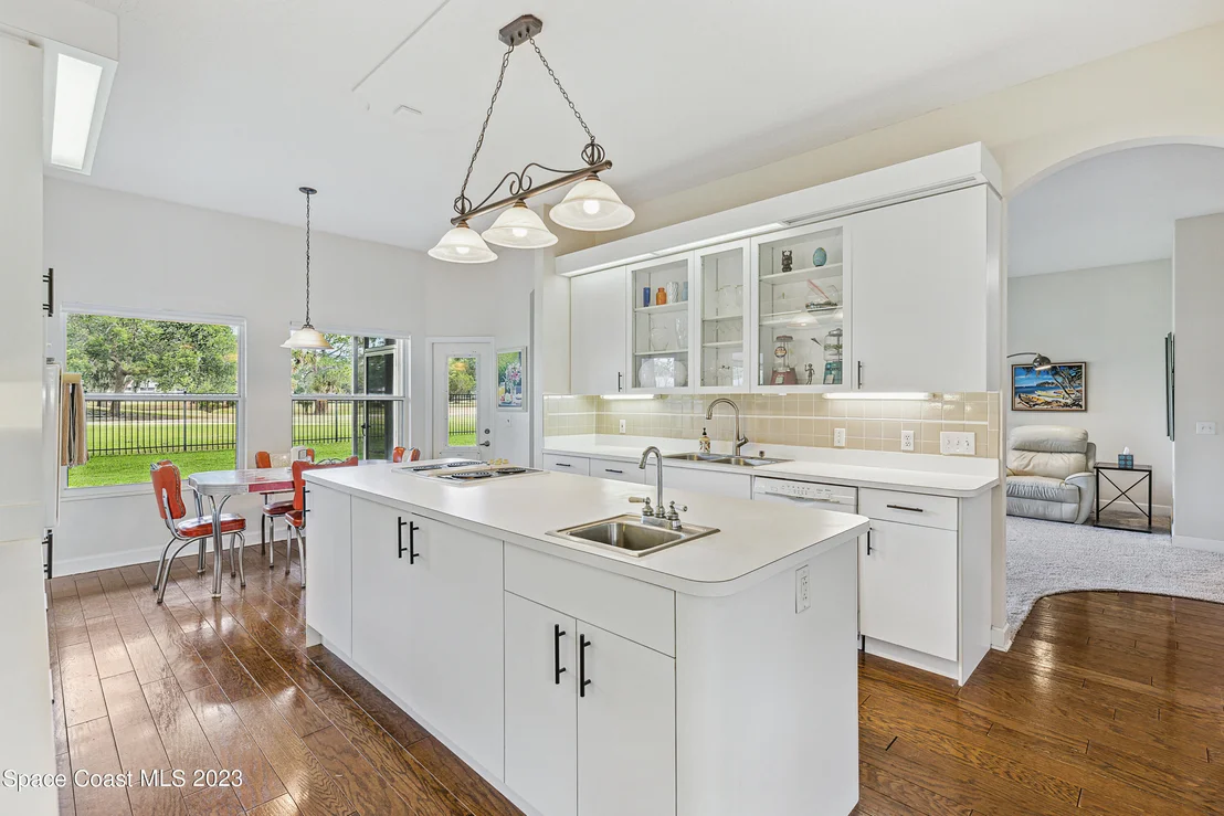 Photo of 1124 Fairlawn Drive