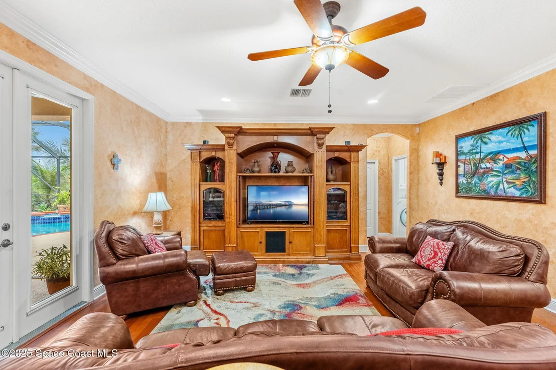 Photo of 4443 Long Lake Road