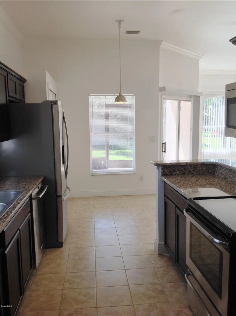 Photo of 890 Villa Drive