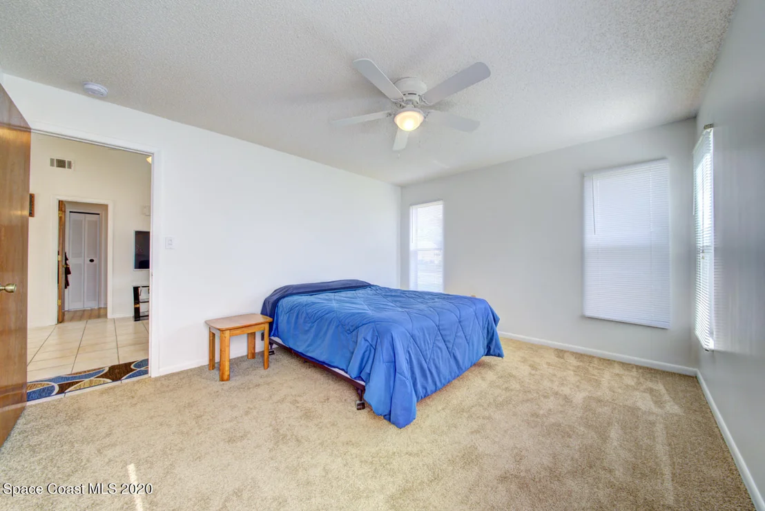 Photo of 6840 Buxton Avenue