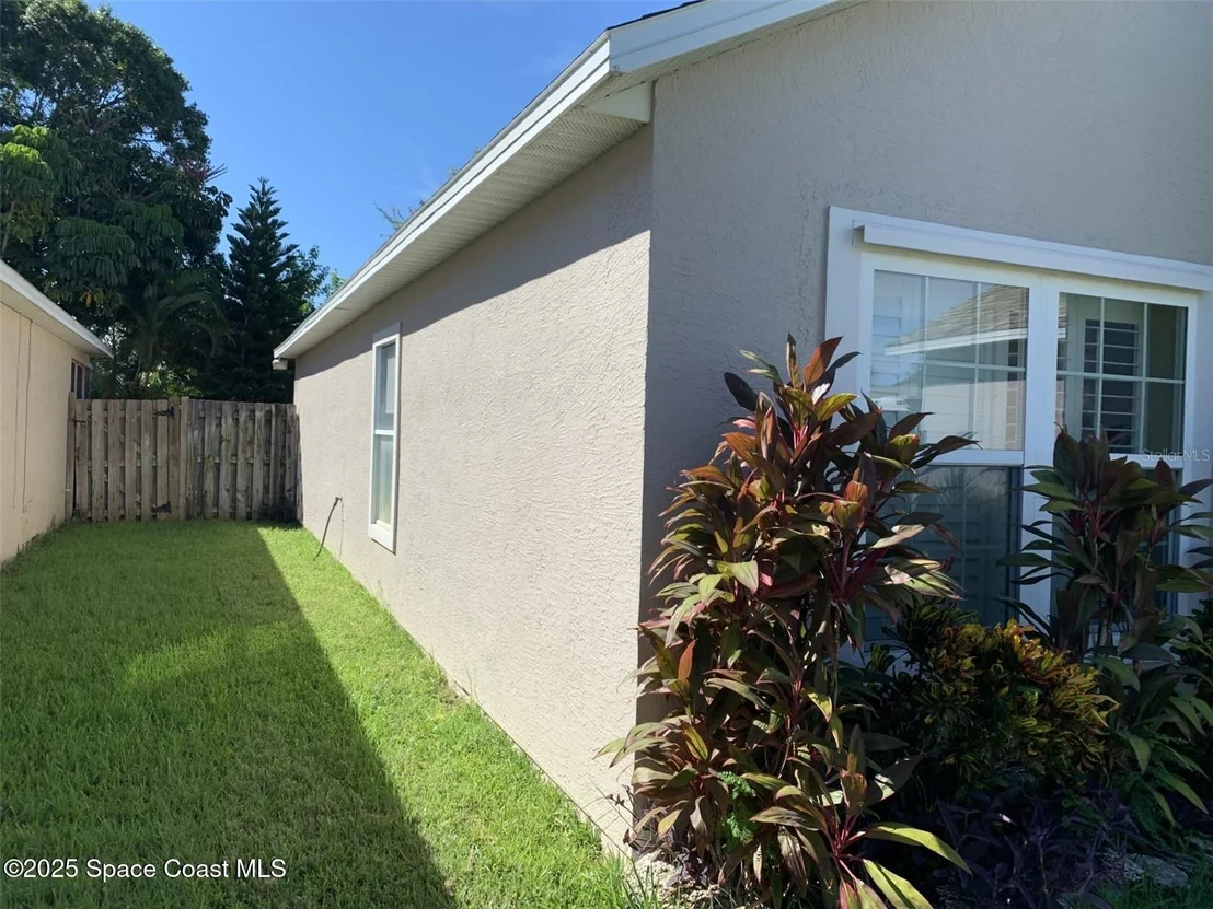 Photo of 1474 Crane Creek Boulevard