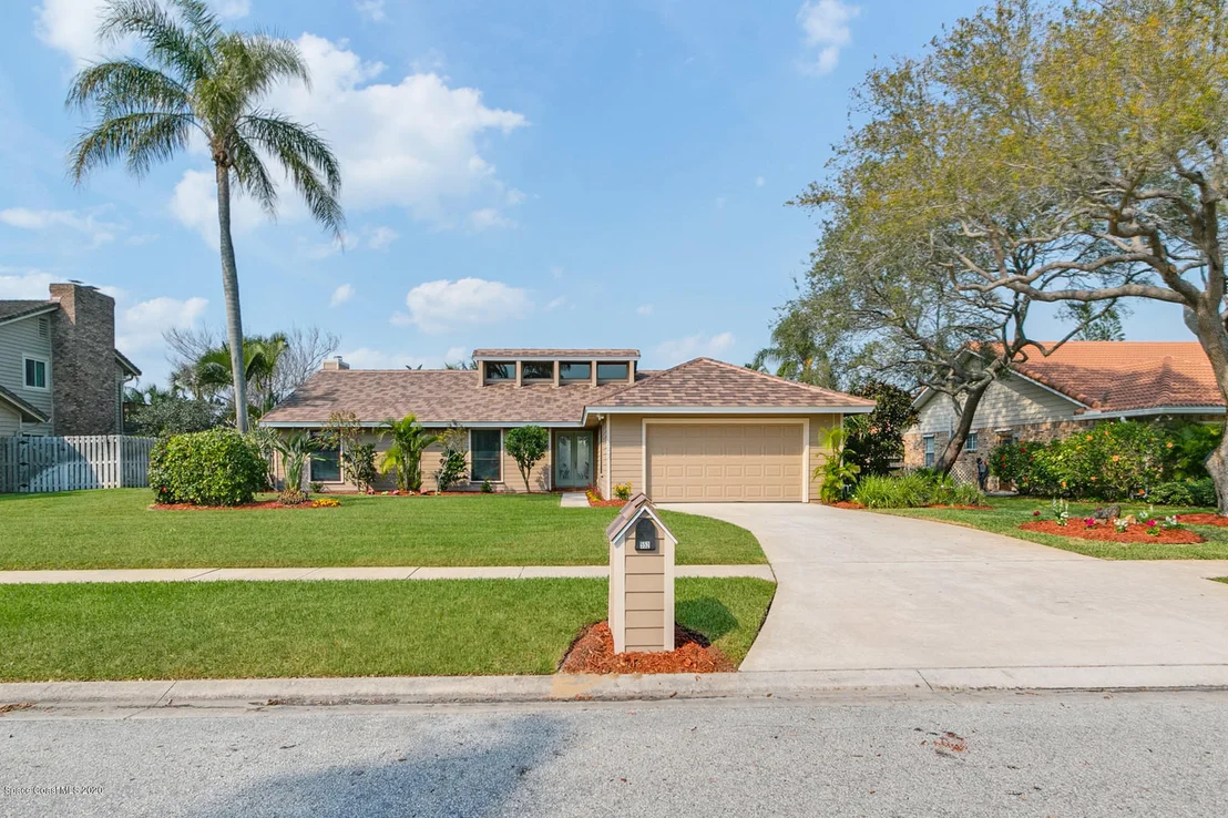 Photo of 552 Rio Casa Drive N