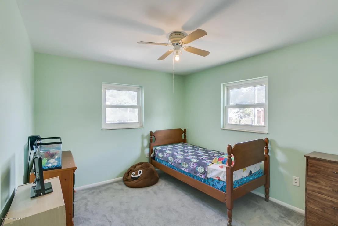 Photo of 2147 Warwick Road
