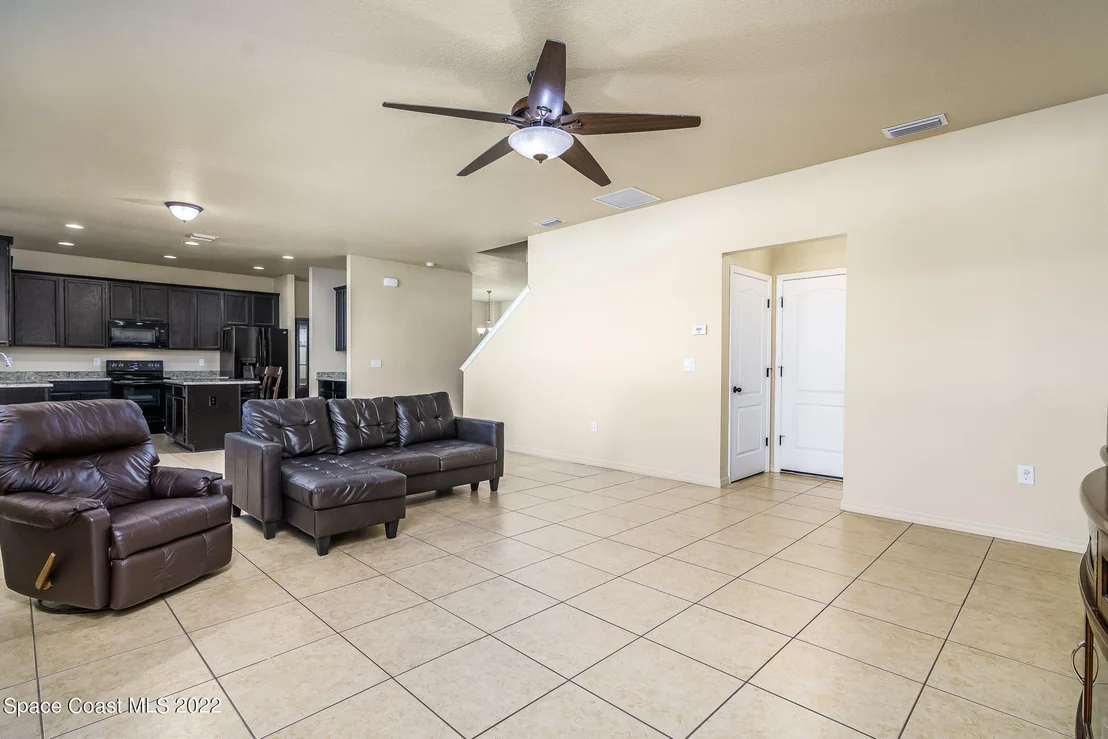 Photo of 1820 Bridgeport Circle
