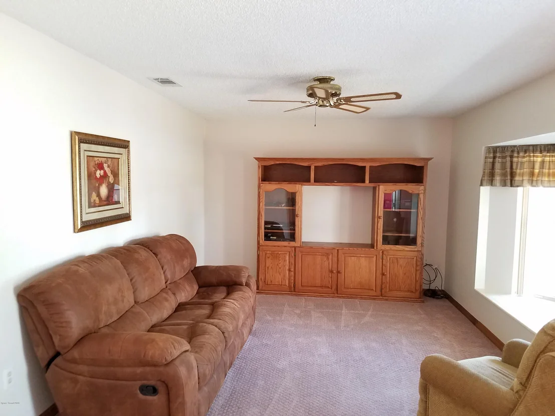 Photo of 993 Hibiscus Street