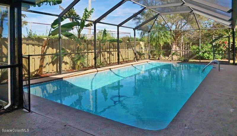 Photo of 401 SKYLARK Boulevard