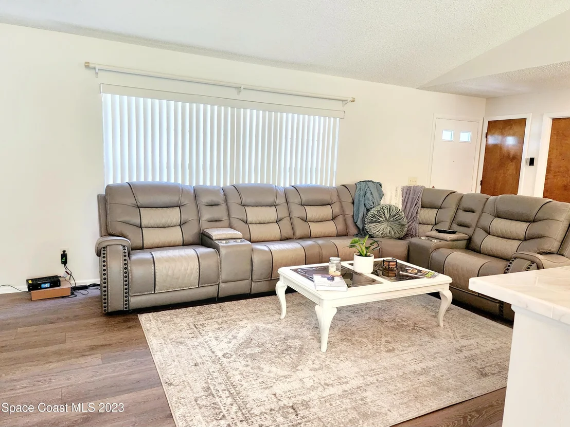 Photo of 2777 Nobility Avenue