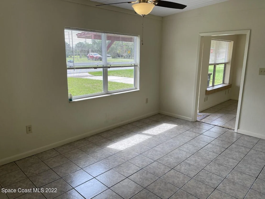 Photo of 2521 Vernon Drive NE