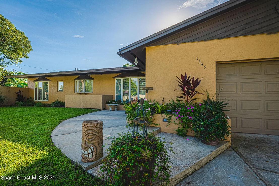 Photo of 1545 Echo Drive