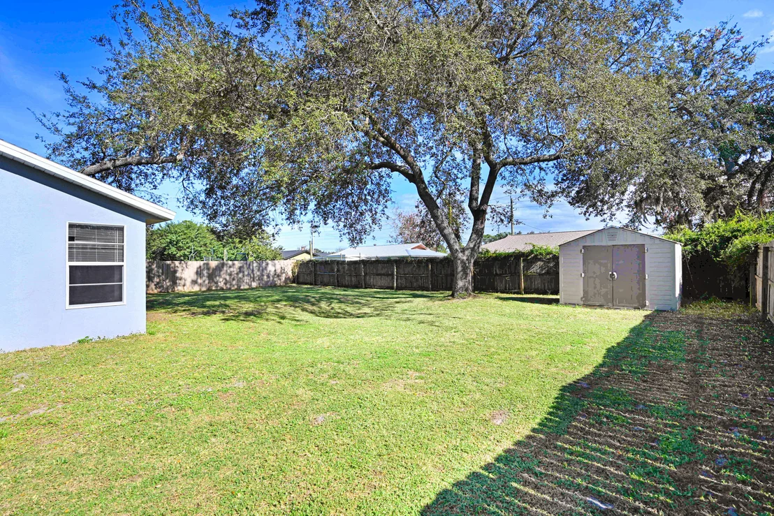 Photo of 5947 Cardiff Avenue
