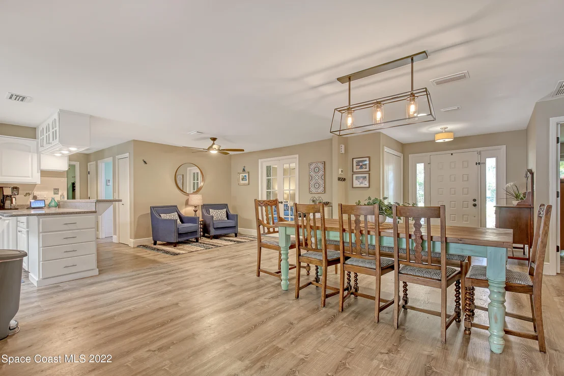 Photo of 400 Mosswood Boulevard