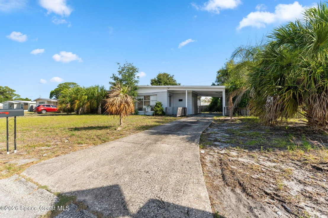 Photo of 1042 Azalea Lane