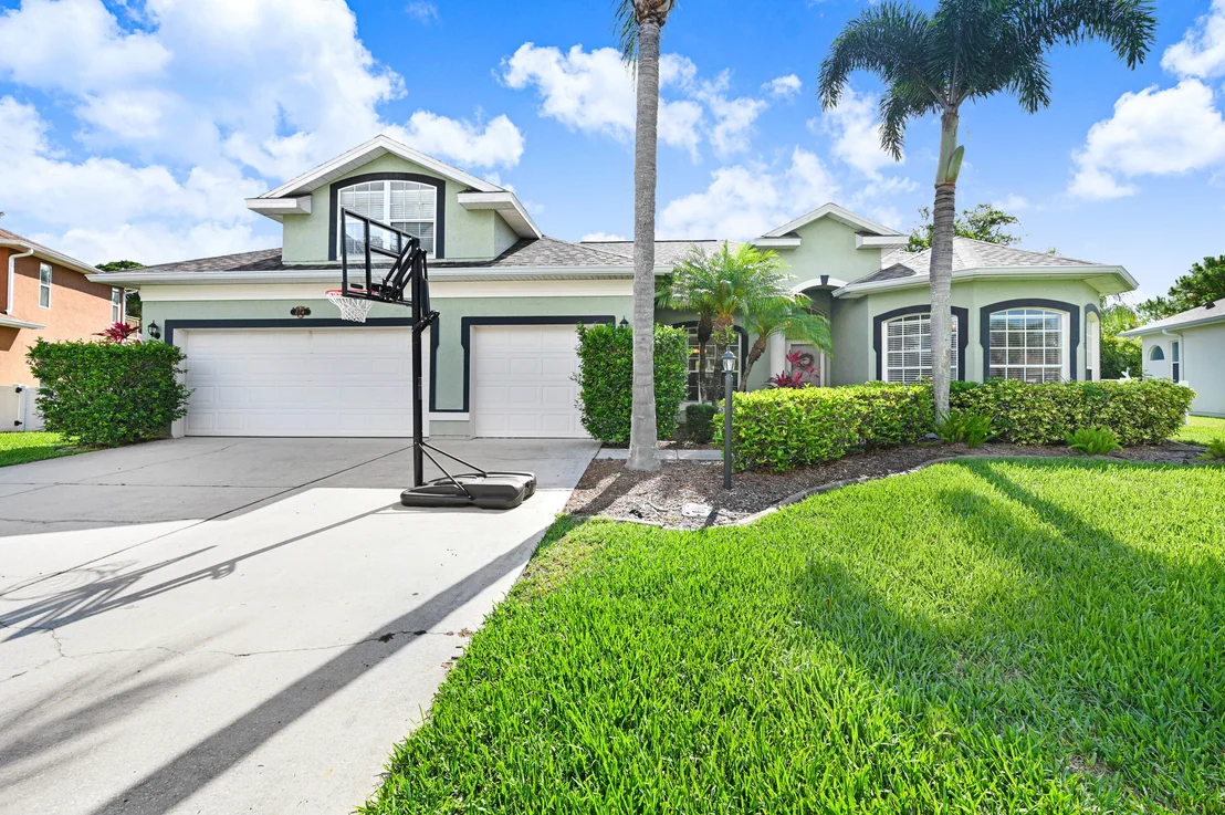 Photo of 274 Pebble Hill Way