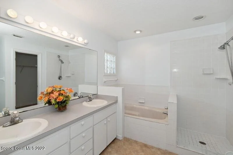 Photo of 1357 Heritage Acres Boulevard