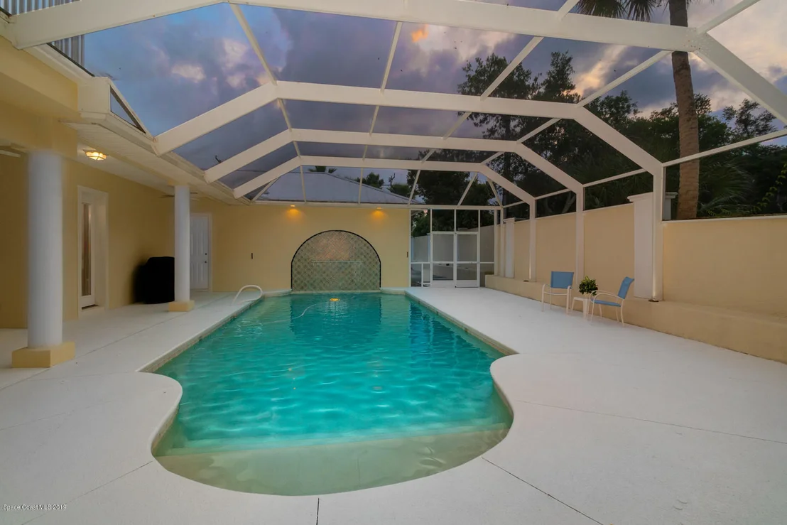Photo of 865 N Indian River Drive N