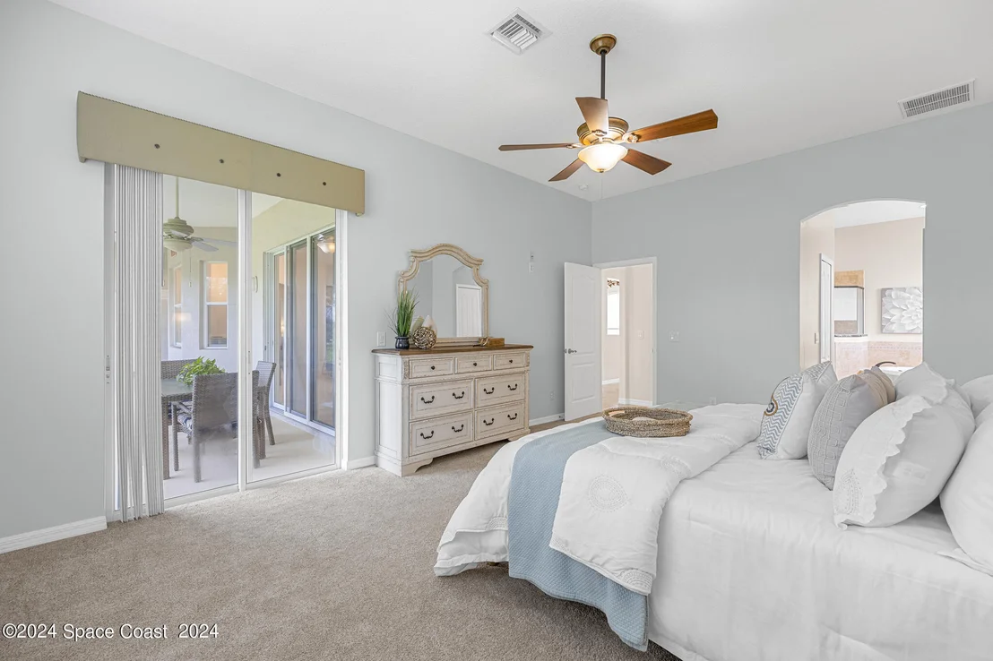 Photo of 1878 Windbrook Drive SE