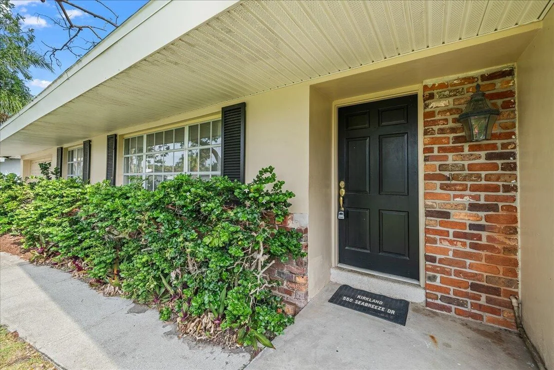 Photo of 550 Seabreeze Drive