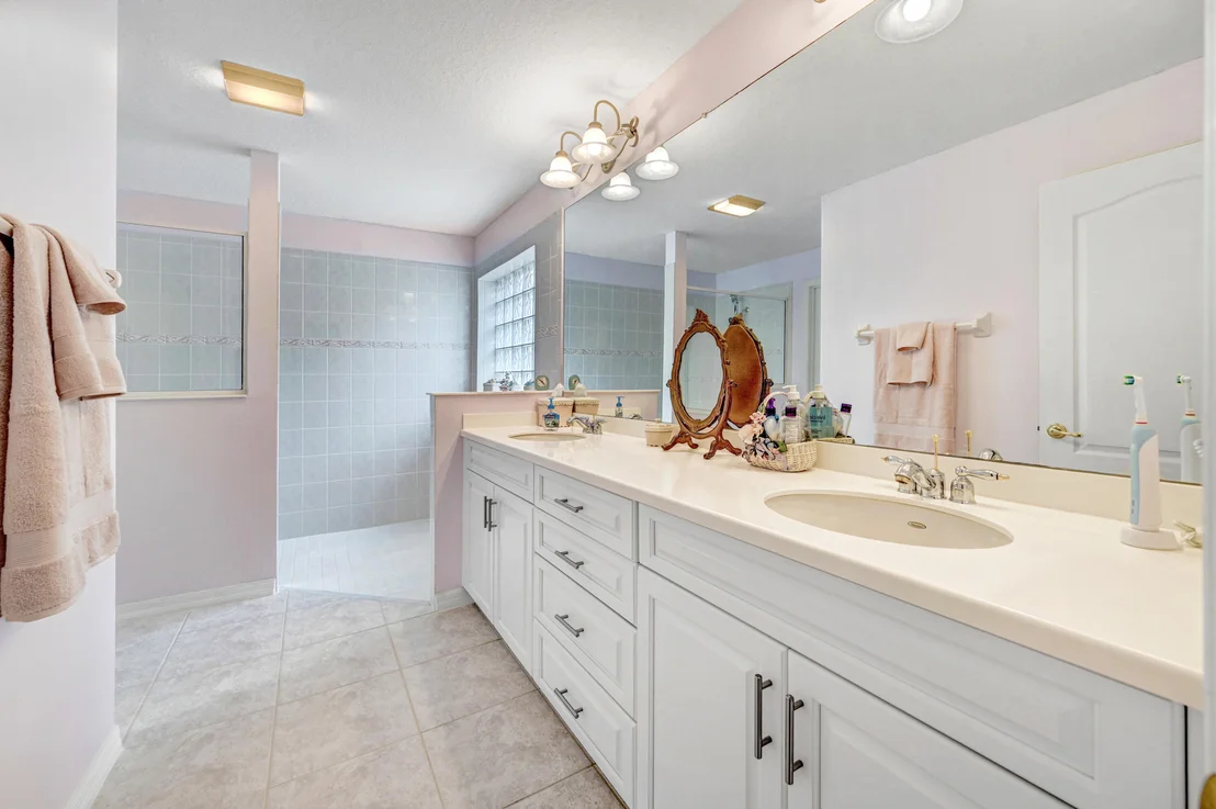 Photo of 6934 Renshaw Drive