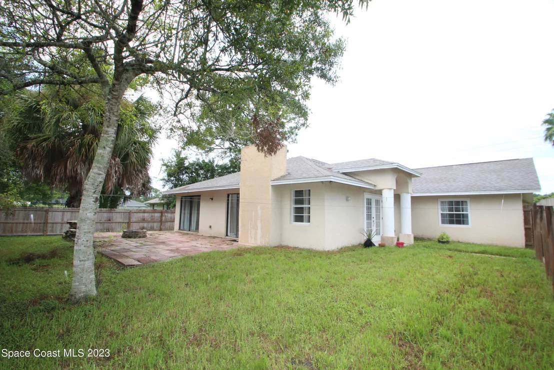 Photo of 1802 Pace Drive NW