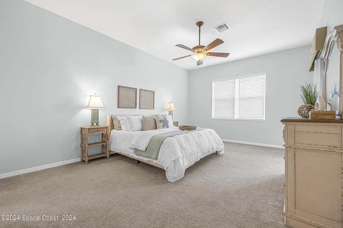 Photo of 1878 Windbrook Drive SE