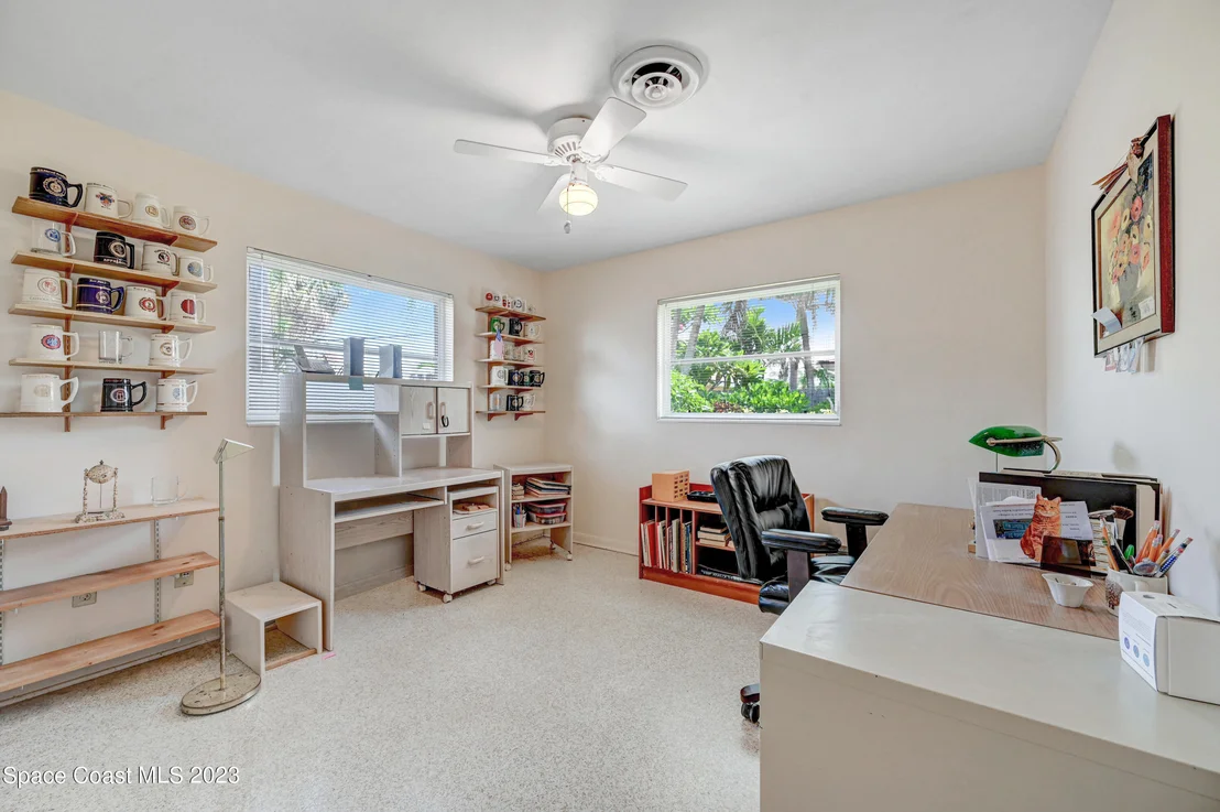 Photo of 621 N Robert Way
