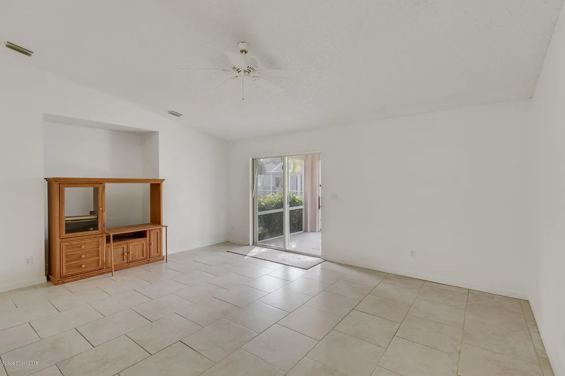 Photo of 933 Del Mar Circle