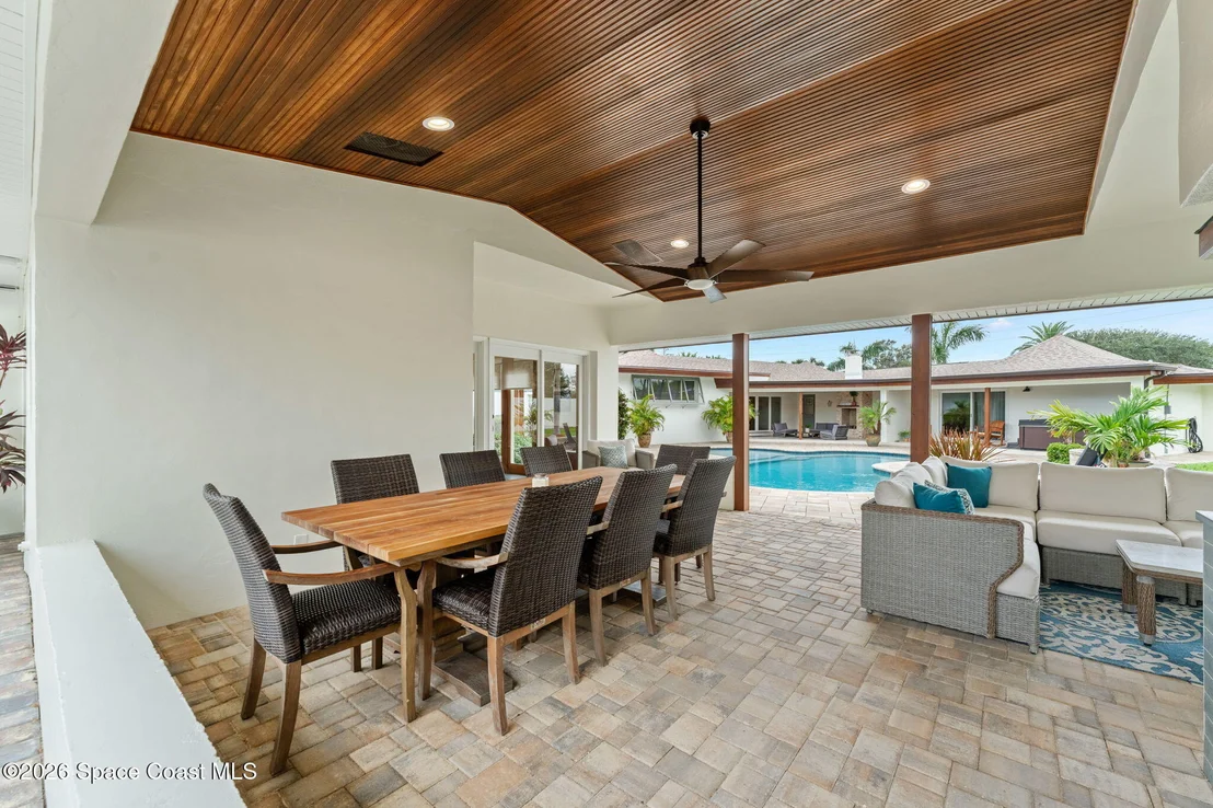 Photo of 207 Riverside Drive