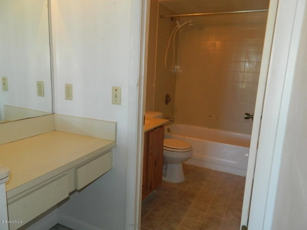 Photo of Unit 105 at 3213 Murrell Road