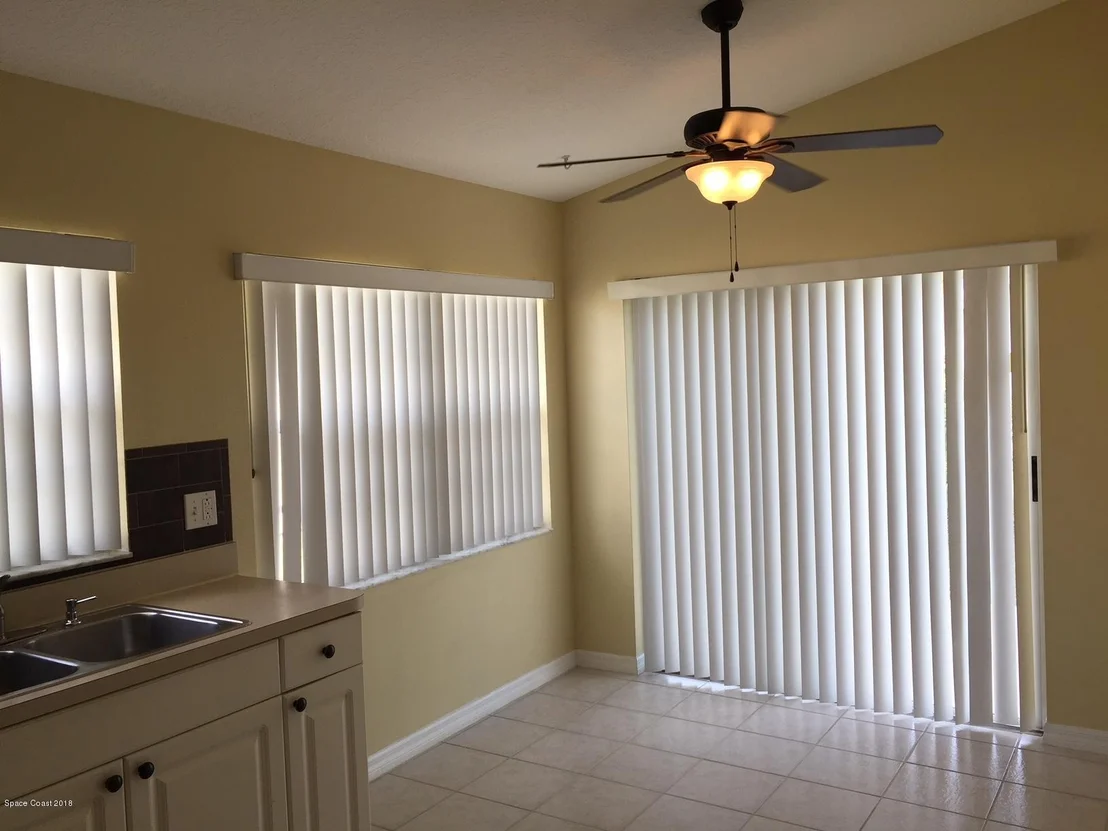 Photo of 805 Bracken NE