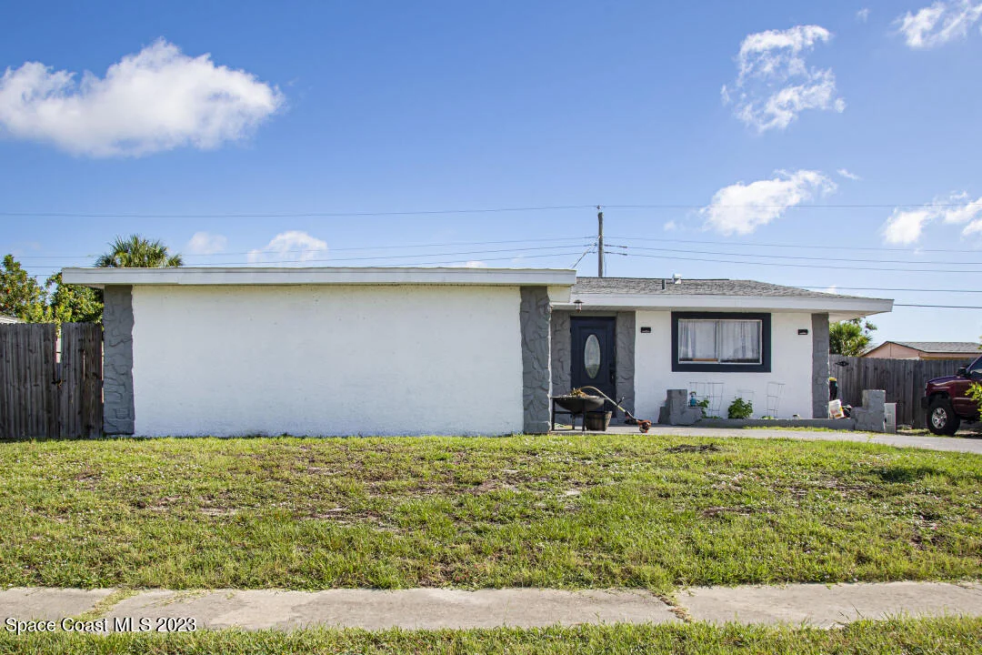 Photo of 750 Bianca Drive NE