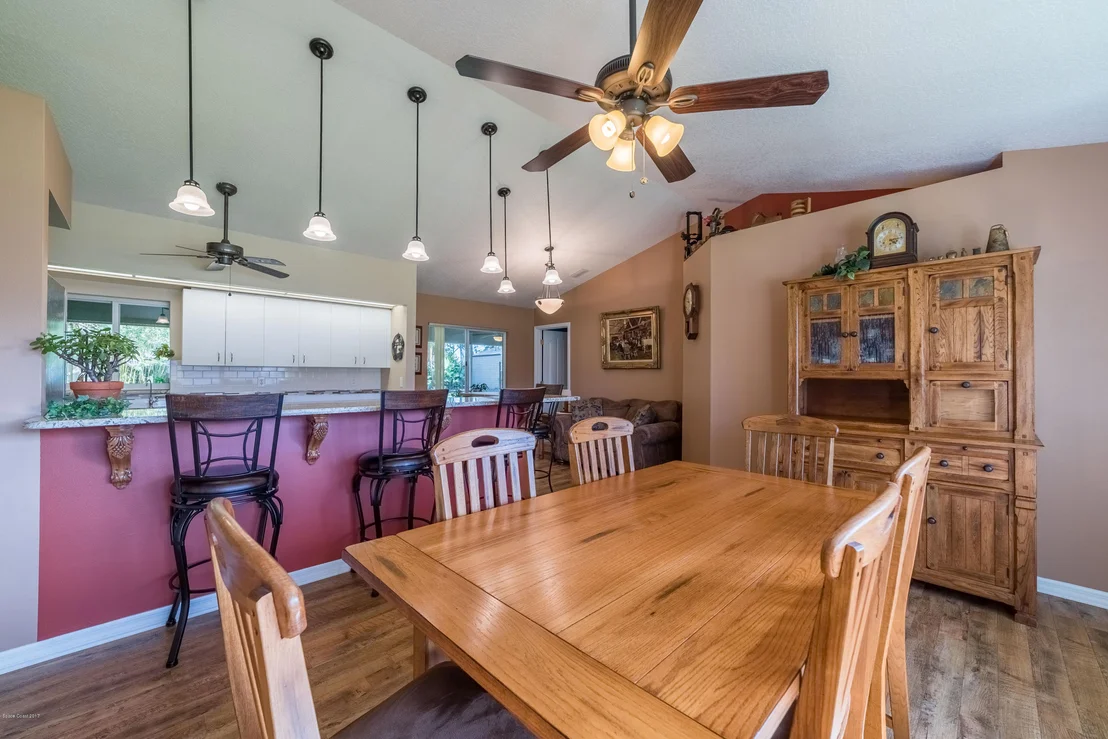 Photo of 1507 Meadowbrook Road NE