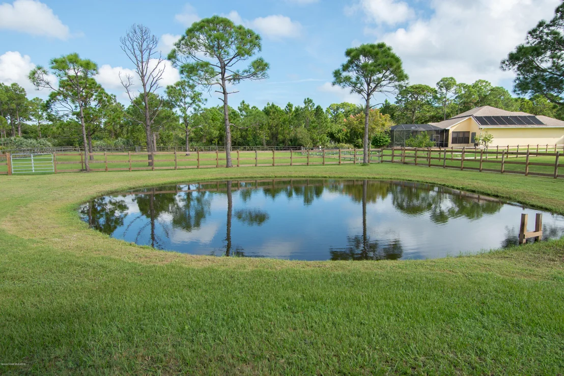 Photo of 6940 Hacienda Drive
