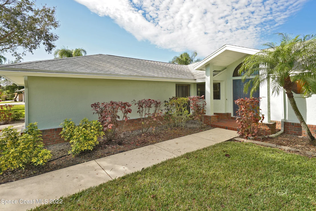 Photo of 452 Crystal Lake Drive