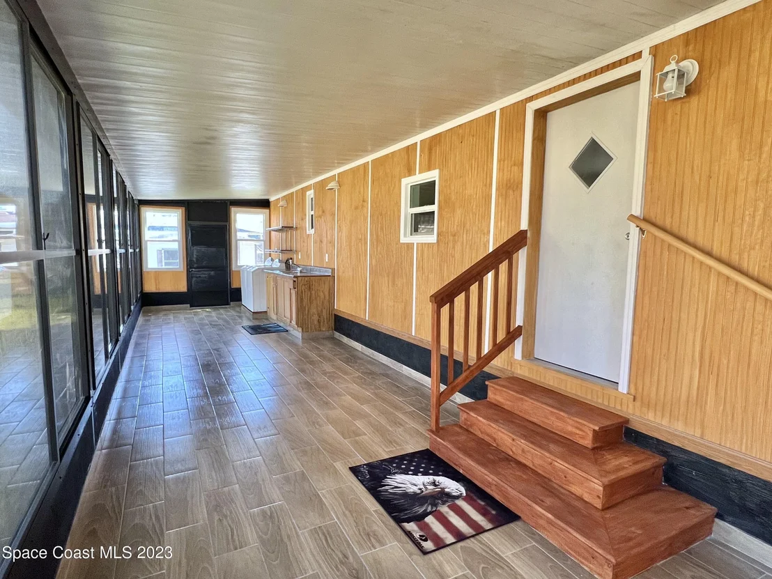Photo of 4755 Sharpes Lake Avenue