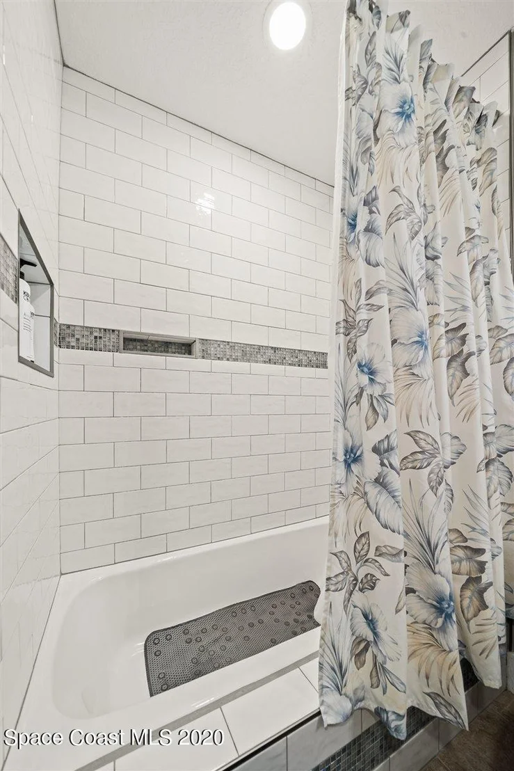 Photo of 393 Nikomas Way