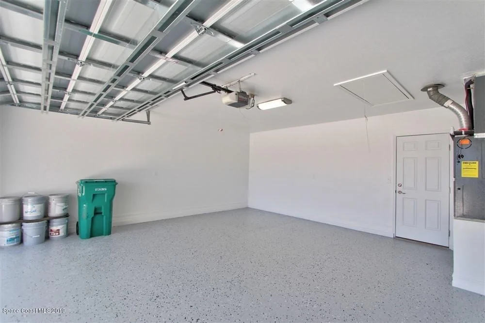 Photo of 2090 Lionel Drive