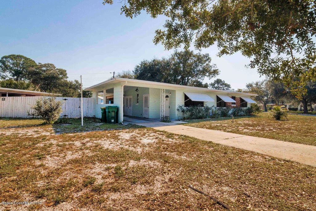 Photo of 1213 Oxford Way