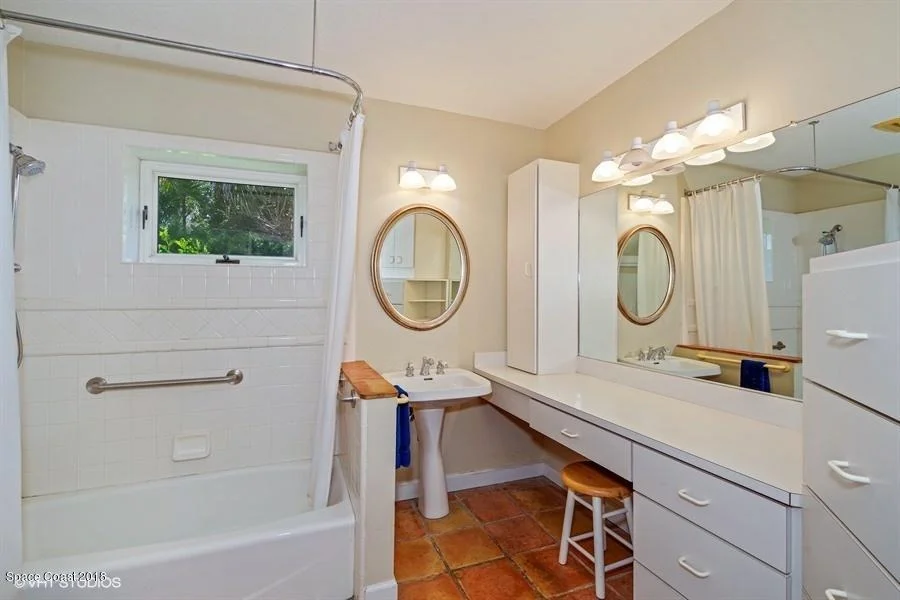 Photo of 839 Indian River Drive