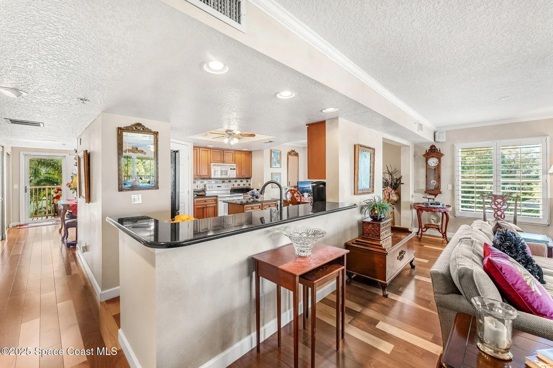Photo of Unit 301 at 100 Riverside Drive