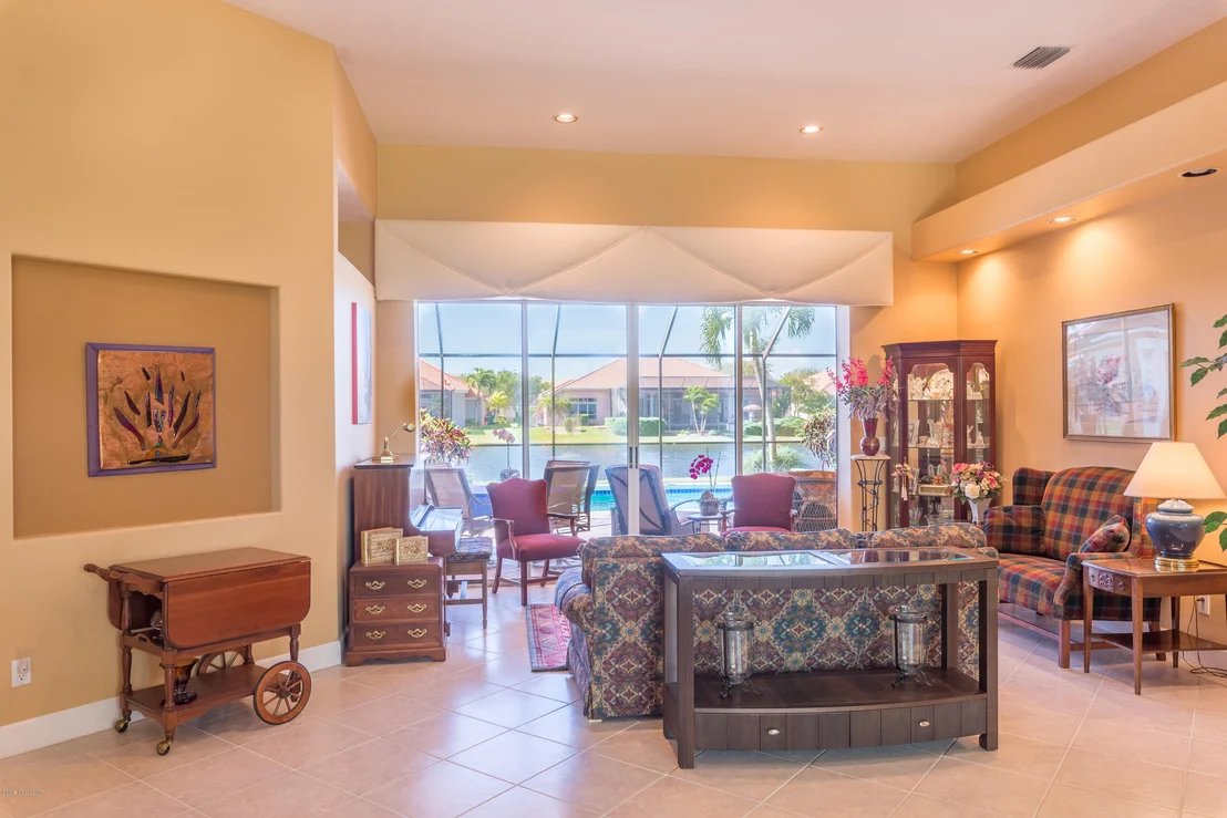 Photo of 385 Normandy Drive