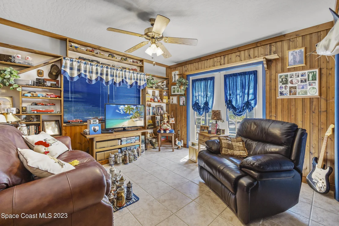 Photo of 889 Spanish Wells Drive