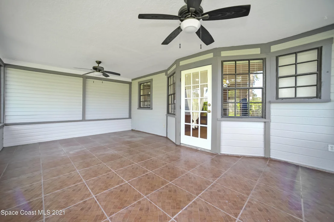 Photo of 986 Whisperpine Drive