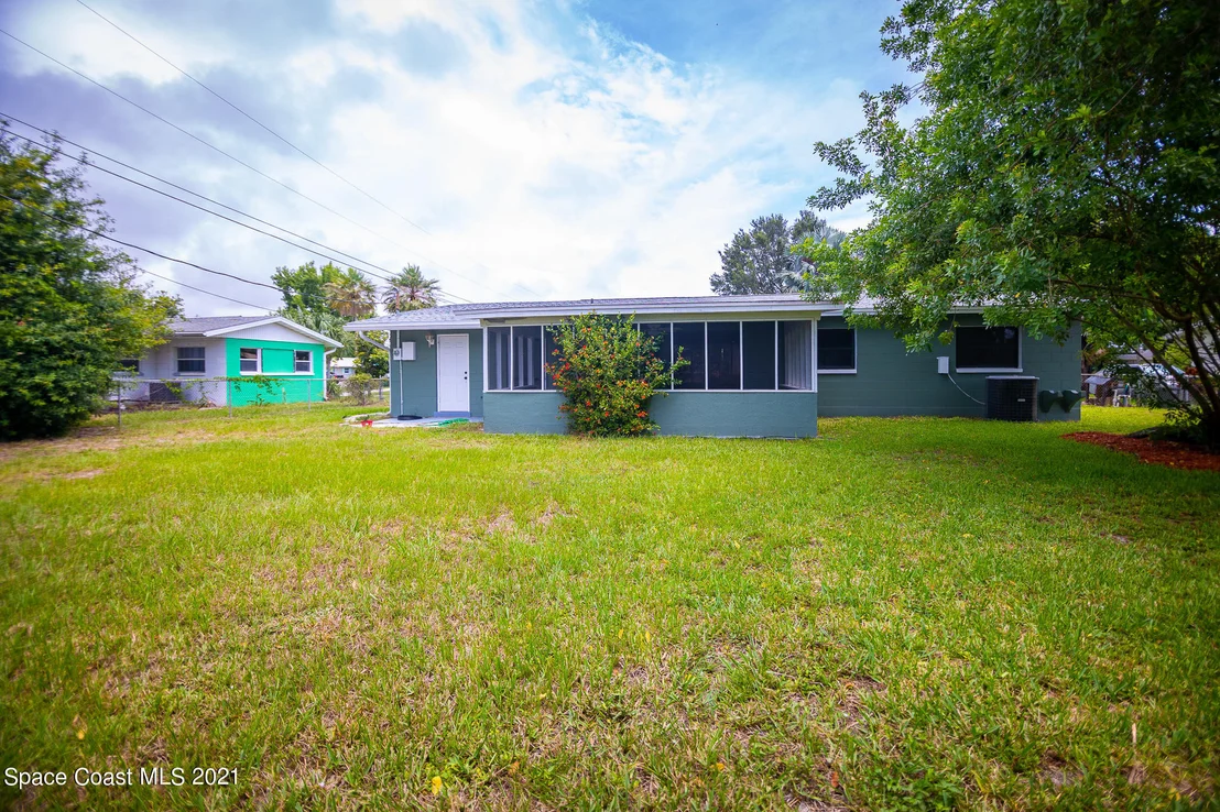 Photo of 2455 Lakeview Drive